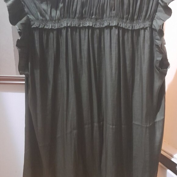 LOFT ruffled cap sleeve top - Picture 2 of 5